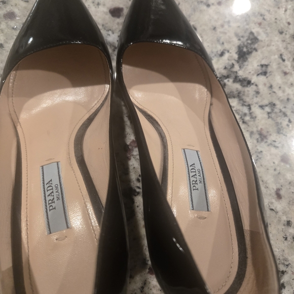 Prada Women's Black Pumps - Picture 4 of 8